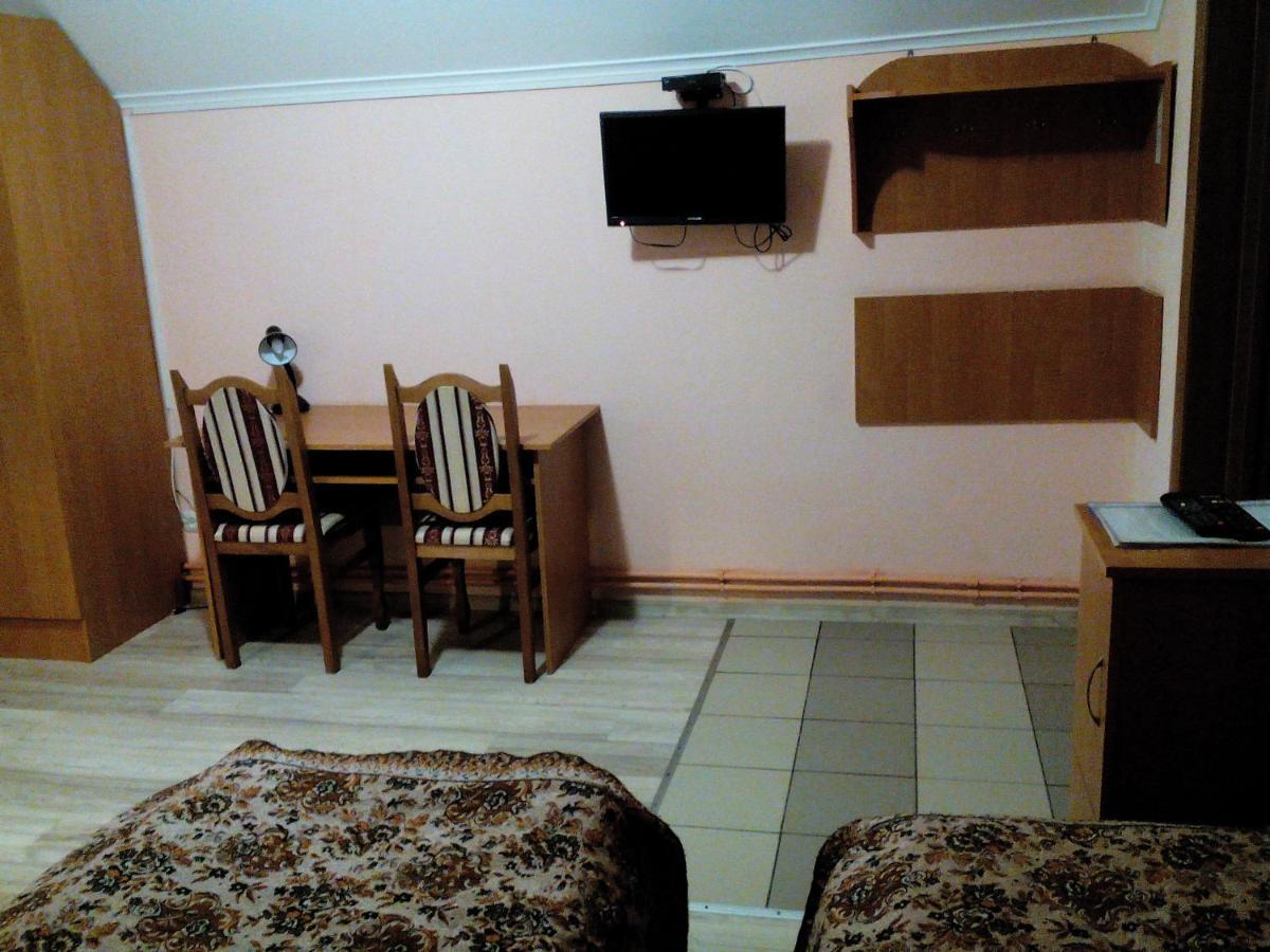 Hostel On Flotskaイヴァーノ＝フランキーウシク エクステリア 写真